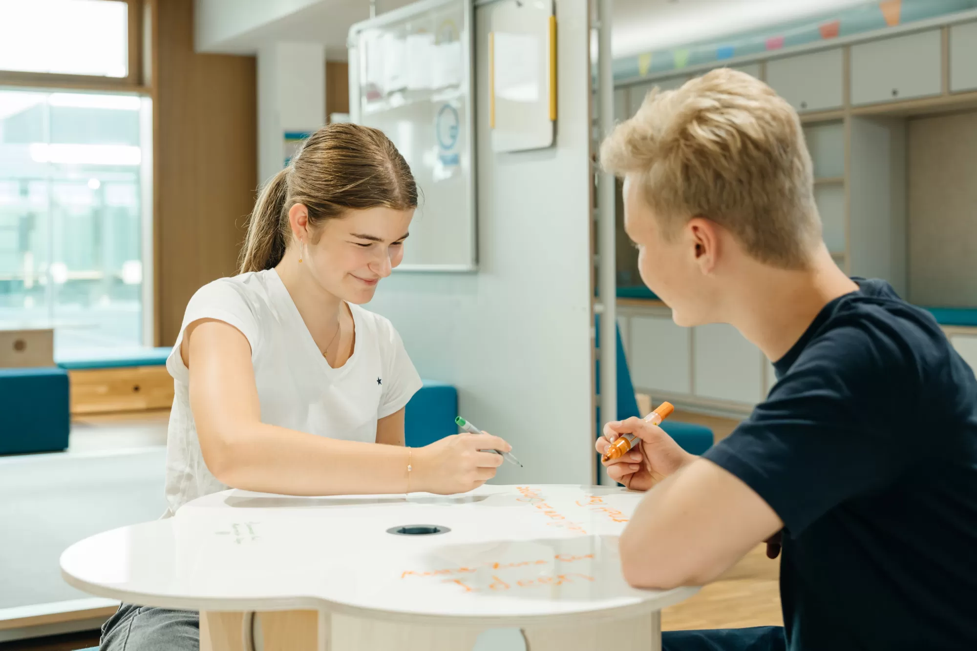 FLÖTOTTO - ACTIVE Tischplatte Whiteboard-Oberfläche Blume Ø80